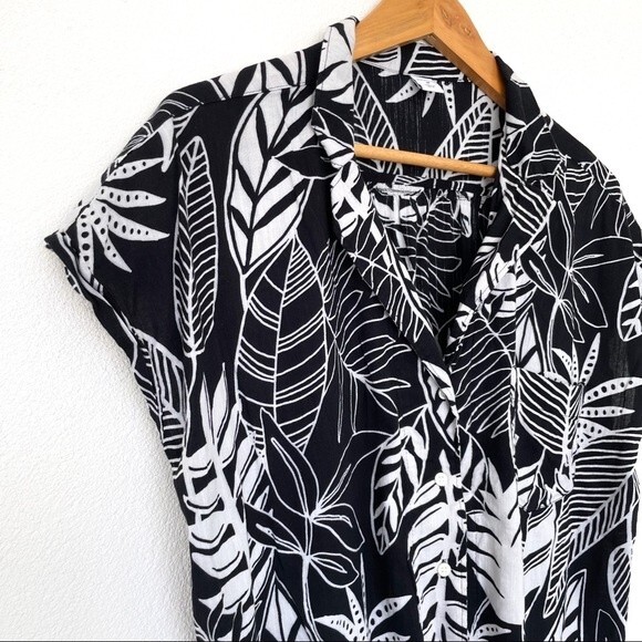 Old Navy Tropical Print Button Down Top Blouse Size M - Picture 5 of 7